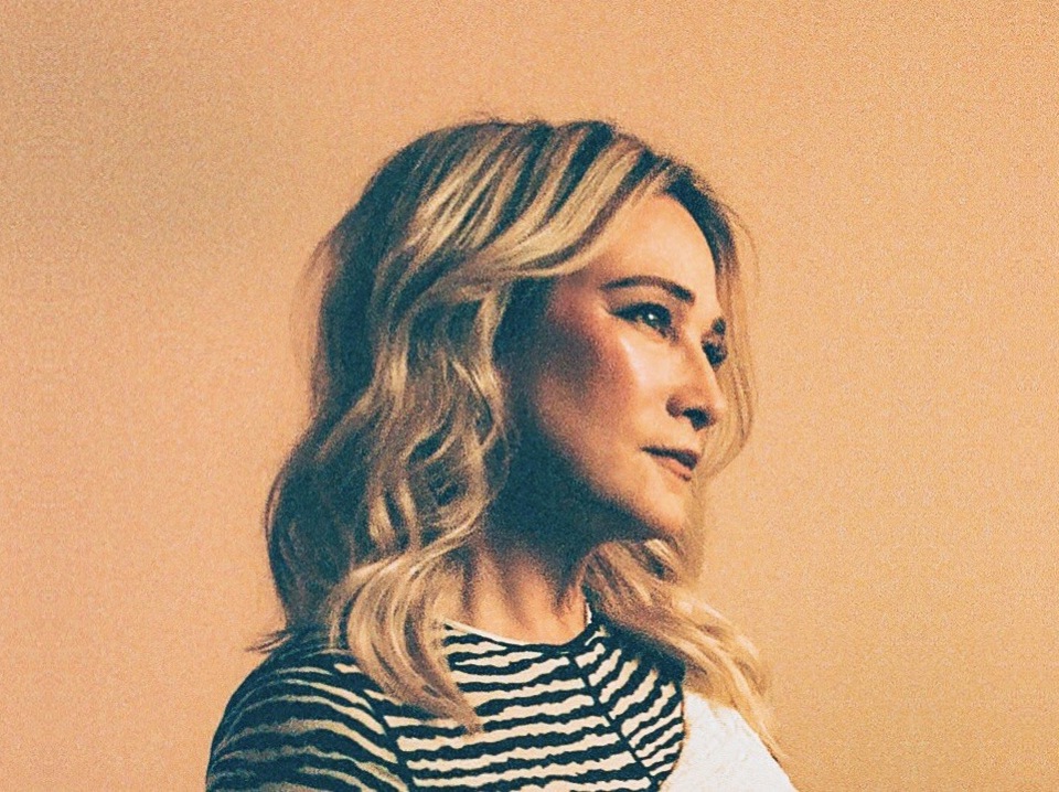 Angela Lauer